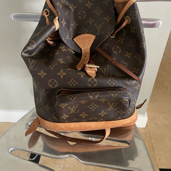 LOUIS VUITTON BACKPACK - Picture 3 of 11